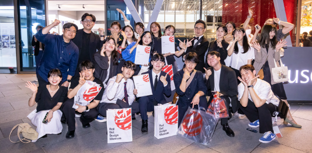 해외 3대 디자인어워드 수상 (최근 3년간 64작품 수상) 이미지